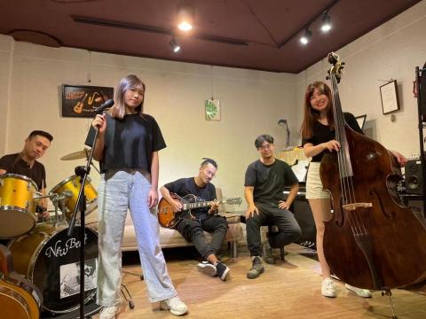 老派音樂工作室 -  老派音樂工作室 -