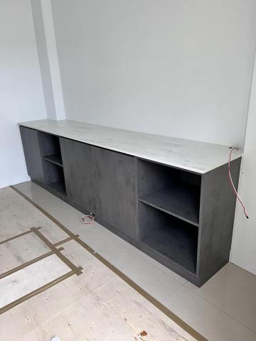 櫥櫃大小室 - 櫃身#4405 水泥石灰板
檯面#369 銀狐