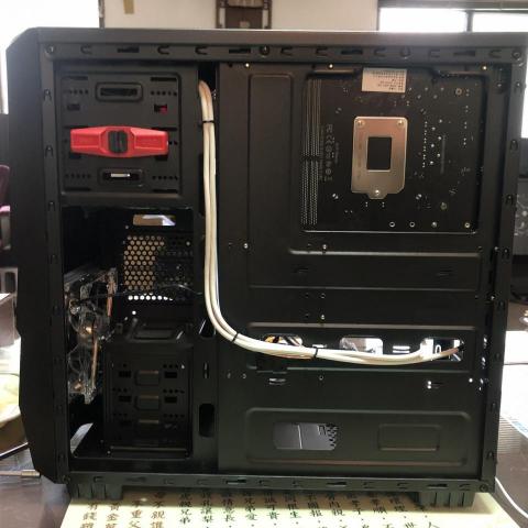 金容資訊系統整合 - 正面有整線,背面也會有整線,有始有終的堅持。 金容資訊系統整合 - 正面有整線,背面也會有整線,有始有終的堅持。