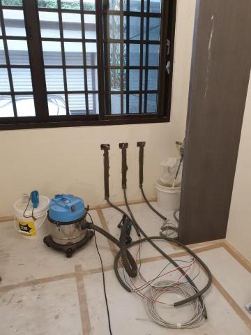 溢鑫水電工程 - 移位部分使用集塵設備切割再行打除