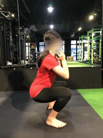 Key Cheng / 鄭翔駿 - 高腳杯深蹲 Key Cheng / 鄭翔駿 - 高腳杯深蹲