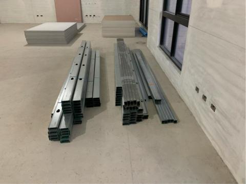 鴻億興企業有限公司 - 整齊的堆放物料是基本的素質！建立在工作安全的基礎上，良好的工作動線是必要條件！ 做得安心，業主放心