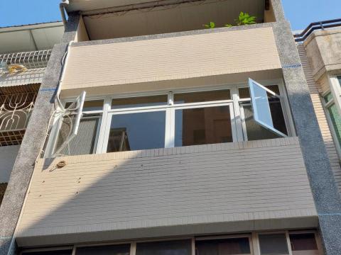 百繕 氣密窗 - 四門推射窗