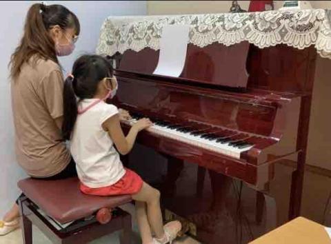 詹宜如 - 鋼琴教學