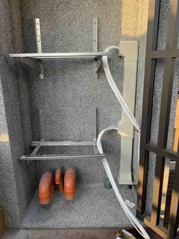 專業冷氣 - 進行中放管架子