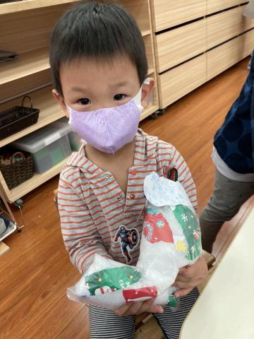 汶靜Nina - 聖誕節前夕帶著孩子做聖誕襪