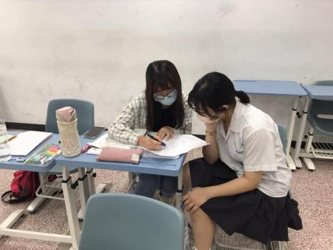 徐琬婷 - 國中會考英文教學