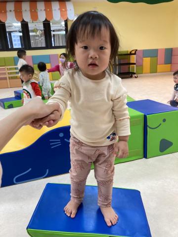 汶靜Nina - 陪伴孩子大肢體活動