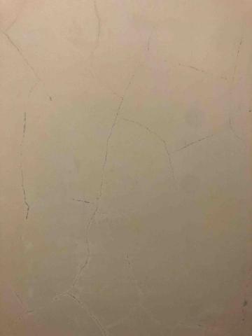 宋宥廷（印象藝術塗裝） - ❶
施工前牆壁龜裂