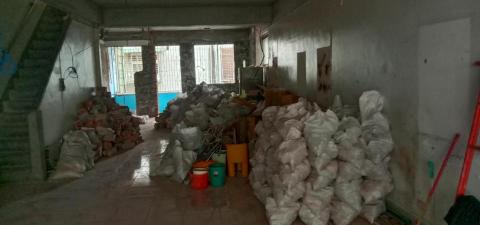 凱斯工程公司 - 退料