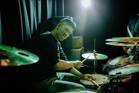 毛恩敲肚皮-爵士鼓學習/樂譜/現場演出 - 