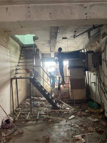 風瑞拆除工程行 - 一樓店面拆除施工中