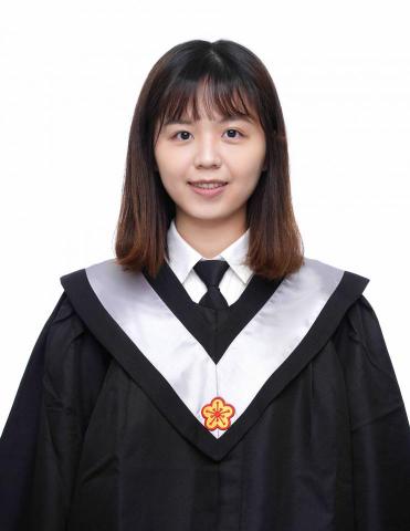 鄭丞婕 - 已於台大財務金融學系畢業