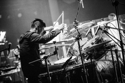 毛恩敲肚皮-爵士鼓學習/樂譜/現場演出 - 