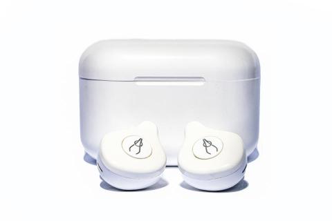 許傑煌 - 【商品廣告攝影】主題：藍芽耳機