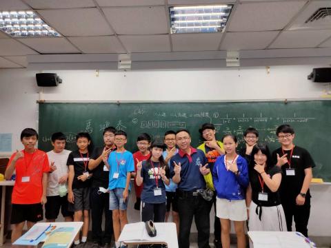 金榜專業教學團隊小馬老師 - IMC國際數學競賽實拍01