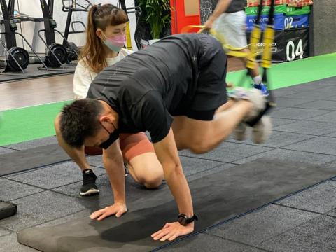 黎聿倩 - 使用TRX 讓學生核心炸裂?