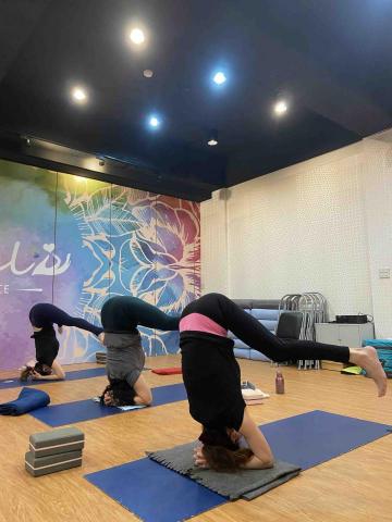 愛琳娜瑜珈 - 頭倒立教學與練習