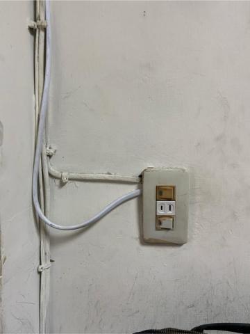 陳師傅 - 客戶需求新增插座 由變電箱新增一個迴路給插座