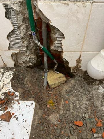 桃園邑𥛶科技設備抓漏驗屋檢測修繕工程行 - 熱水管漏水修復管路