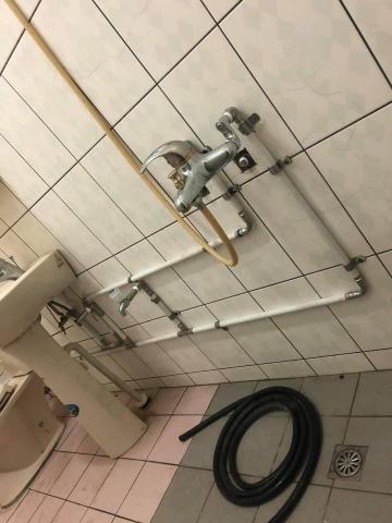梁智仁工程師 - 冷熱水管明管裝配 梁智仁工程師 - 冷熱水管明管裝配