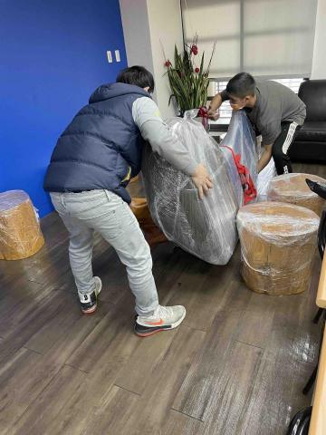 市民搬家王.（賴瑞） - 實木桌椅