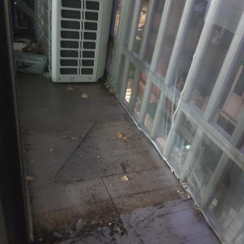 愛醬 - 窗台打掃前