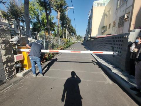 銘創科技有限公司 - 入口柵欄機施工 銘創科技有限公司 - 入口柵欄機施工