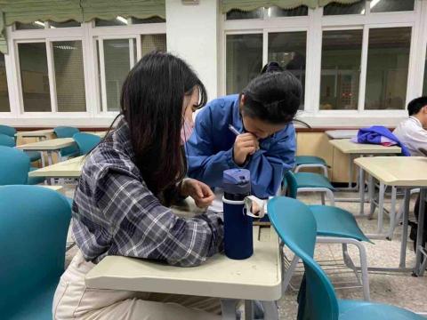 張庭瑄 - 聯電課輔中心輔導學生作業