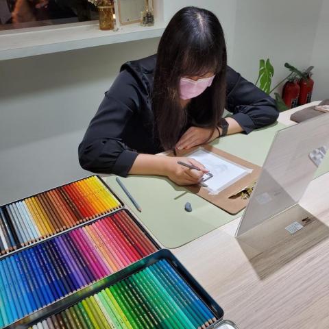 04 Art studio - 色鉛筆課程上課側寫