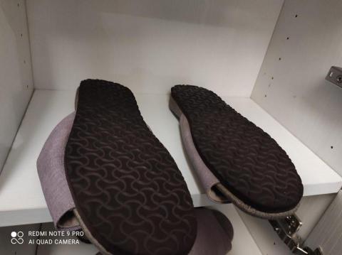 貝洛居家辦公室清潔服務 - 施工後-室內拖鞋