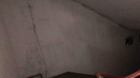 陳建志 - 舊公寓樓梯刷亮白施工前