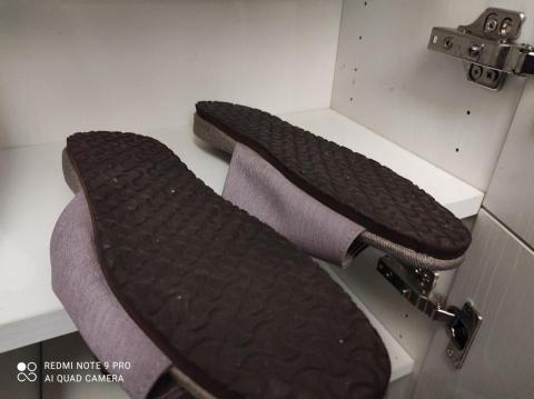 貝洛居家辦公室清潔服務 - 施工前-室內拖鞋