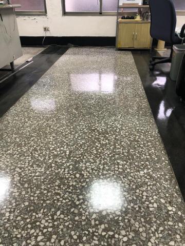 克萊恩清潔 - 打蠟完成(磨石子地板)