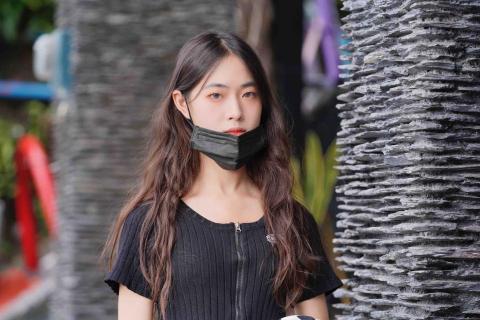 提供diy油畫服務的專家黃郁婷