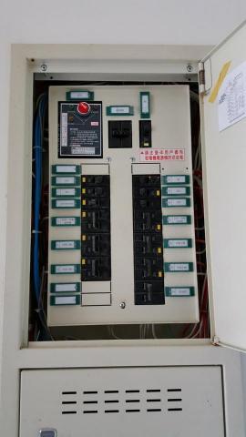 室內裝修水電有限公司 - 105年完工，集合住宅新建工程，本公司在配電盤／弱電箱採用整合式模組。