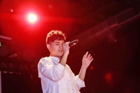 提供怎麼用丹田唱歌服務的專家阿超Achao 流行歌唱教學