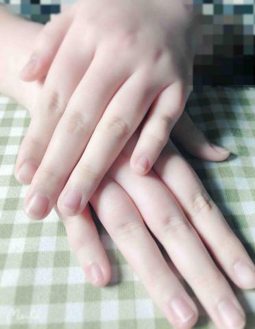 曾芷芩 - 簡單的手部保養