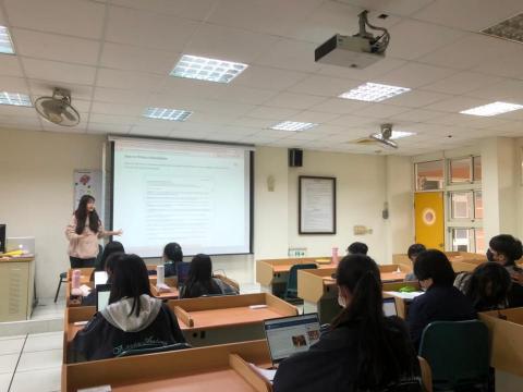 Kelly 英文家教 雅思8.0 - 擔任模擬聯合國社團講師