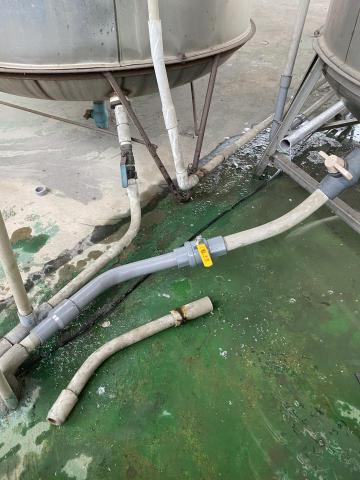 何主興 - 水塔漏水補接