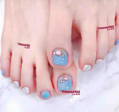 Princess Nail 台中公主美學 - 女人啊~?
美麗是?️生產力的  
今天 不管妳?️多少錢別人看不到
但 形象是?️價的…
#台中美甲 #凝膠 #法式美甲 #延甲 #法式凝膠 #手足基礎保養 #手部護理 #指緣保養護理 #雲霧暈染 #貓眼美甲 #足繭護理 #足部保養 #單色凝膠 #男士足部去繭 #男士足部深層保養 #手足深層保養
#台中北區北屯區
?風信子髮廊(#美甲工作室?)
Line ID : kyara0810
TEL:0989-035-887
ADD:台中市北屯區綏遠路二段72號(#美甲工作室?) Princess Nail 台中公主美學 - 女人啊~?
美麗是?️生產力的  
今天 不管妳?️多少錢別人看不到
但 形象是?️價的…
#台中美甲 #凝膠 #法式美甲 #延甲 #法式凝膠 #手足基礎保養 #手部護理 #指緣保養護理 #雲霧暈染 #貓眼美甲 #足繭護理 #足部保養 #單色凝膠 #男士足部去繭 #男士足部深層保養 #手足深層保養
#台中北區北屯區
?風信子髮廊(#美甲工作室?)
Line ID : kyara0810
TEL:0989-035-887
ADD:台中市北屯區綏遠路二段72號(#美甲工作室?)