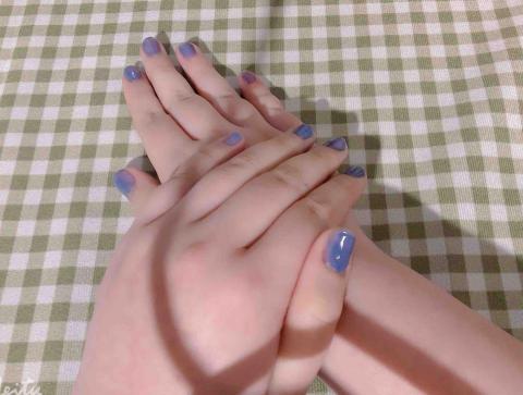 曾芷芩 - 單色光療指甲油