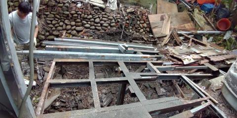 鋼毅工程行 - 鏽蝕鐵皮屋拆除