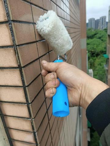 新立外牆繩索工程 - 施作外牆防水漆