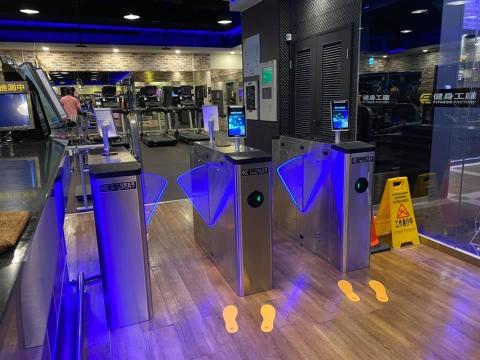 BoBo - 進出場人臉辨識系統（戴口罩也適用）