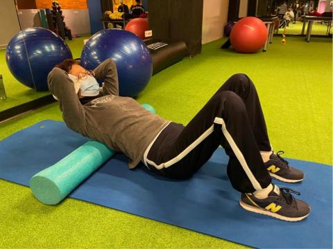 自由教練 子揚 -Jasper - 滾筒筋膜放鬆 自由教練 子揚 -Jasper - 滾筒筋膜放鬆