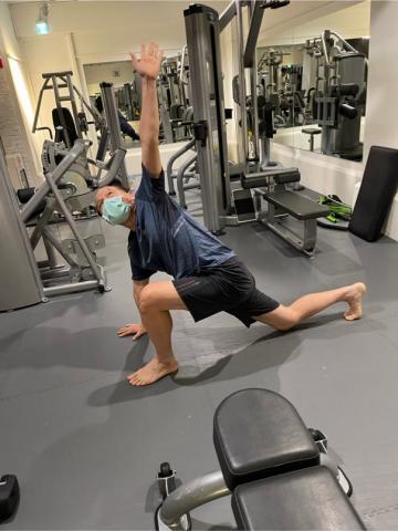 自由教練 子揚 -Jasper -  75歲大哥動態伸展訓練 自由教練 子揚 -Jasper -  75歲大哥動態伸展訓練