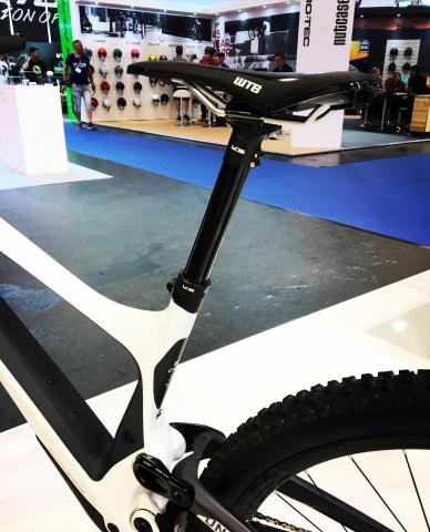 Jasper design - 隱藏式升降座管設計