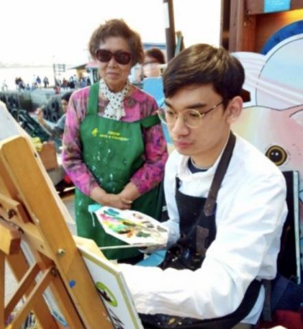 自助畫室Show233 - ＳＨＯＷ233自助畫室一店 老師指導畫作