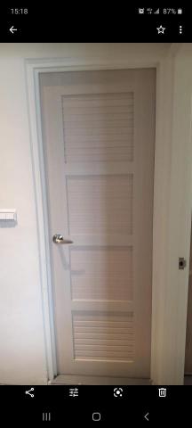 陳先生 - 浴室門